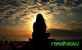 Puisi tentang Hidup: Di Antara yang Tersisa, karya Nurianis Dahlan